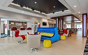 Holiday Inn Express & Suites Orlando- Lake Buena Vista By Ihg